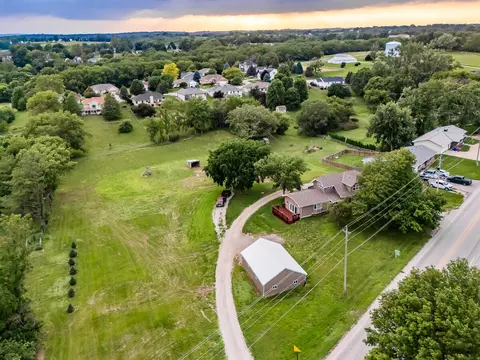 57040 221st St, Glenwood, IA 51534