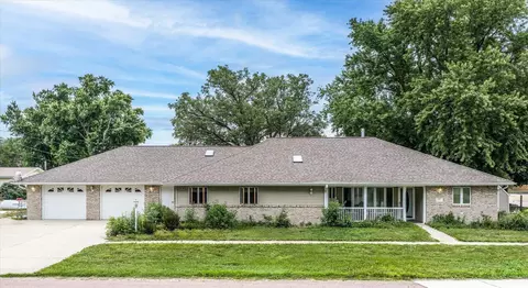 307 Chestnut St, Mondamin, IA 51557
