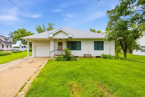 112 E 29th Ave, Council Bluffs, IA 51503