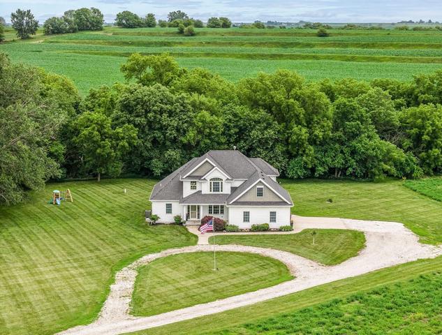 18531 340th St, Treynor, IA 51575