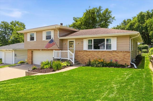 221 Zenith Dr, Council Bluffs, IA 51503