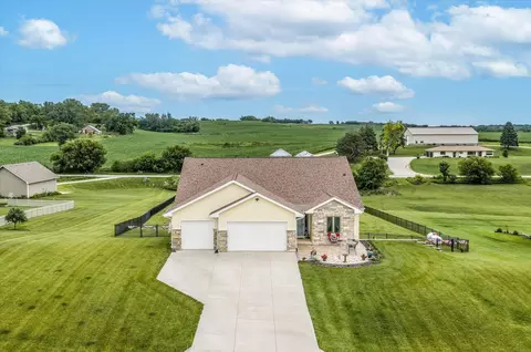 2459 Mulligan Trail Trl, Logan, IA 51546