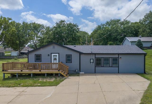 905 East St, Tabor, IA 51653