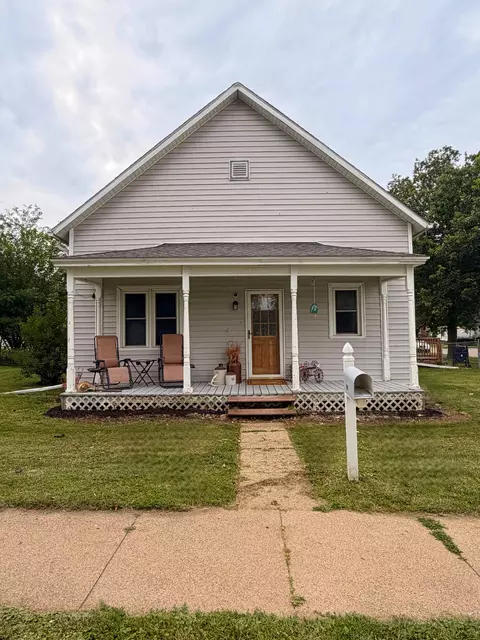 421 N 4th Ave, Logan, IA 51546