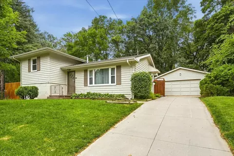 53 Skyview Dr, Council Bluffs, IA 51503