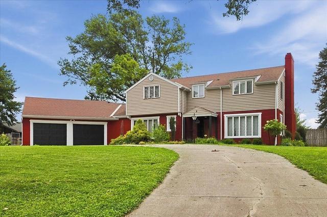 8 Mayridge Dr, Shenandoah, IA 51601
