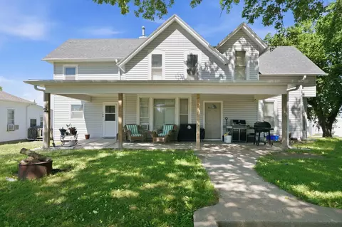 152 S Walnut St, Avoca, IA 51521