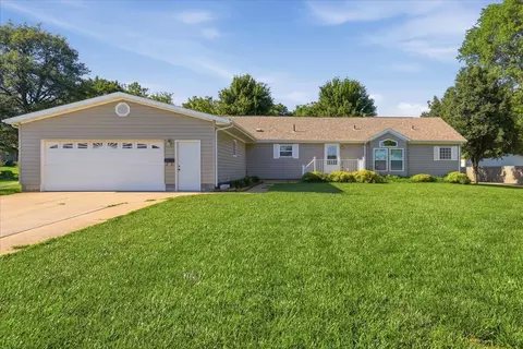 305 Fletcher St, Sidney, IA 51652