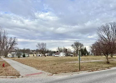 561 S Elm St, Avoca, IA 51521