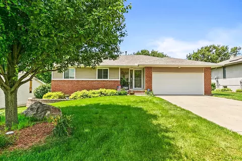 1905 Woodfield Dr, Red Oak, IA 51566