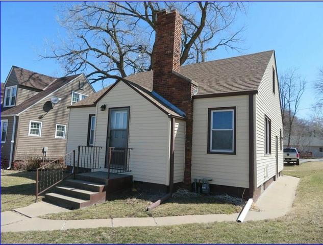 112 N Kearney St, Oakland, IA 51560