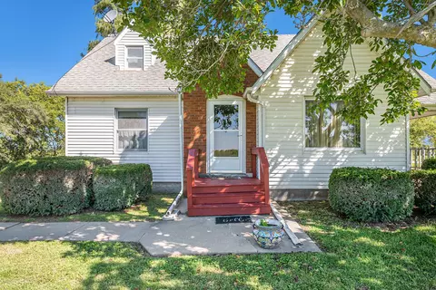 27472 Hershey Ave, Glenwood, IA 51534