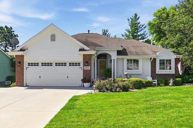 214 Woodbury Cir, Council Bluffs, IA 51503