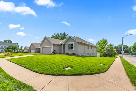 7026 N 76th Cir, Omaha, NE 68122