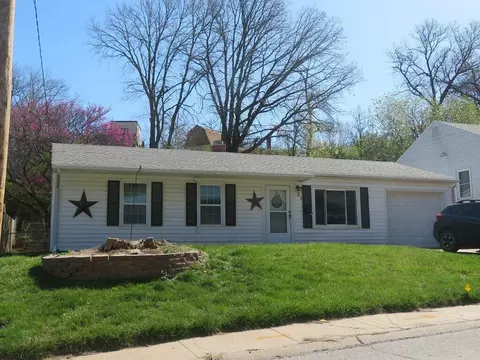 31 Lynnwood Dr, Council Bluffs, IA 51503