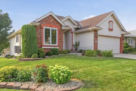 200 Winchester Cir, Council Bluffs, IA 51503