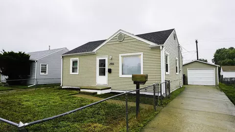 2906 8th Ave, Council Bluffs, IA 51501