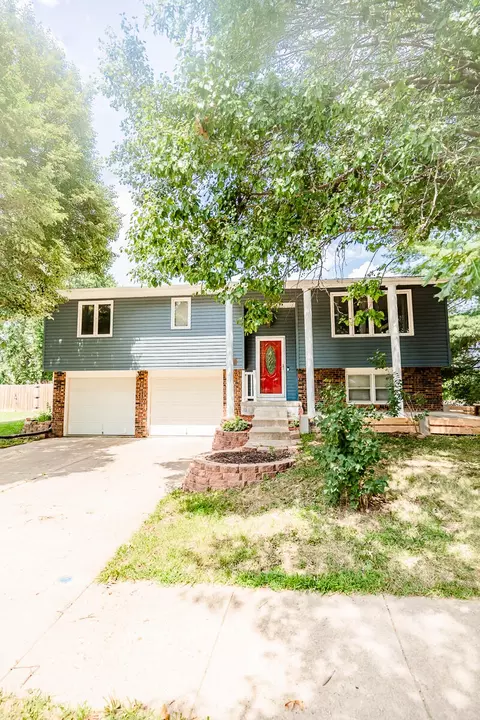 1107 Valleyway Dr, Glenwood, IA 51534