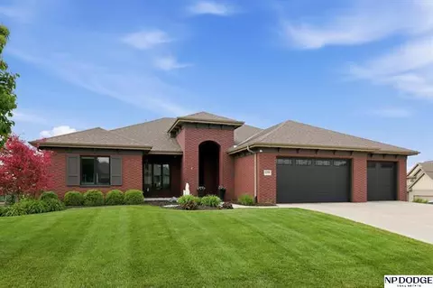 12504 Pintail Cir, Papillion, NE 68046