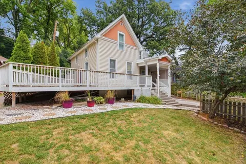 409 Oakland Ave, Council Bluffs, IA 51503