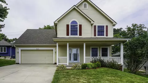 240 Canterbury Cir, Council Bluffs, IA 51503
