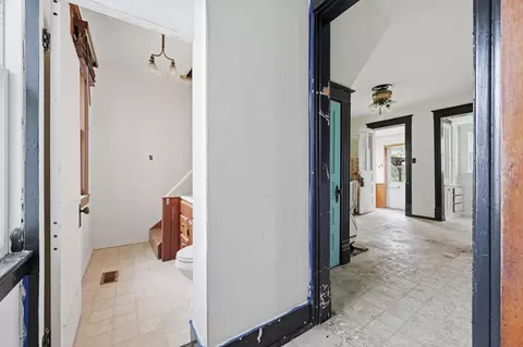 Entry Way - 522 Broadway St, Carson, IA 51525 photo 11 of 14