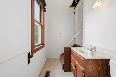 Bath - 522 Broadway St, Carson, IA 51525 photo 2 of 3