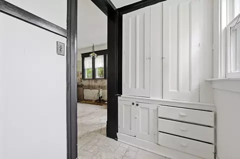 Entry Way - 522 Broadway St, Carson, IA 51525 photo 10 of 14