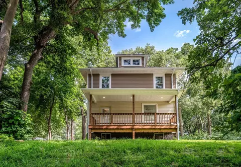 702 Lindberg Dr, Council Bluffs, IA 51503