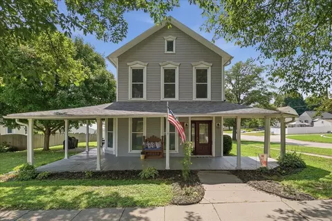 109 S 2nd St, Neola, IA 51559