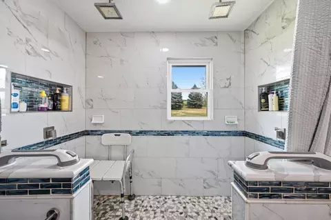 Bath - 2530 340th St, Vail, IA 51465 photo 3 of 4