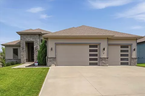 1759 Sycamore St, Council Bluffs, IA 51503