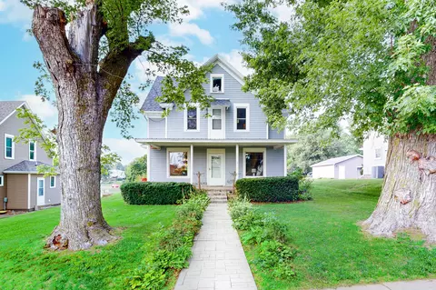 2006 Washington St, Elk Horn, IA 51531