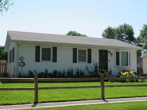 4333 N 14th St, Carter Lake, IA 51510