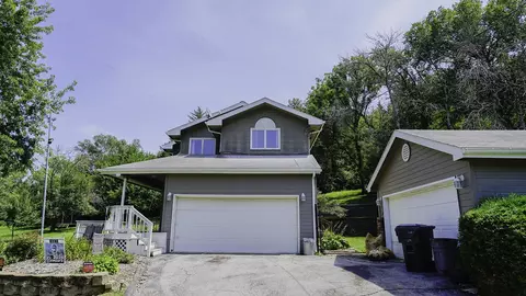 12075 Waldon Cir, Council Bluffs, IA 51503