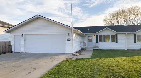 503 S Hazel St, Glenwood, IA 51534