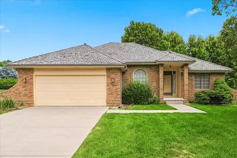163 Norwood Dr, Council Bluffs, IA 51503