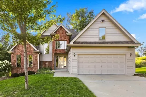 126 Arbor Cir, Council Bluffs, IA 51503