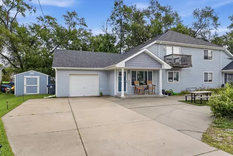 5221 Navajo St, Council Bluffs, IA 51501