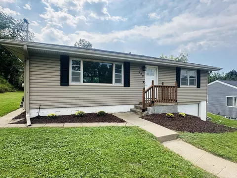 329 Mount Vernon St, Council Bluffs, IA 51503