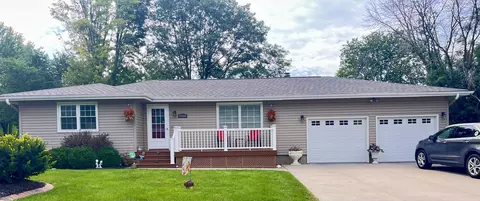 15488 Pheasant Dr, Council Bluffs, IA 51503