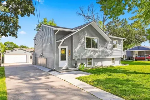 205 Greenhaven Rd, Council Bluffs, IA 51503