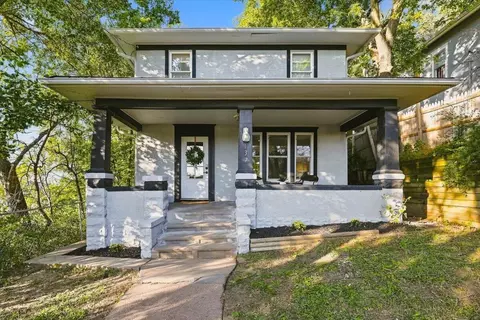 137 Nicholas St, Council Bluffs, IA 51503