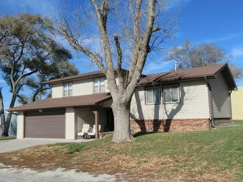 16148 275th St, Treynor, IA 51575