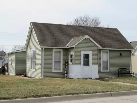 311 4th St, Underwood, IA 51576