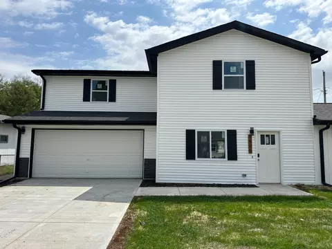 1505 Silver Ln, Carter Lake, IA 51510