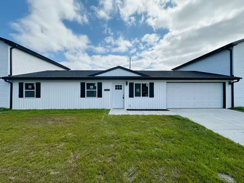 1503 Silver Ln, Carter Lake, IA 51510