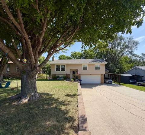 1507 Indian Hills Rd, Council Bluffs, IA 51503