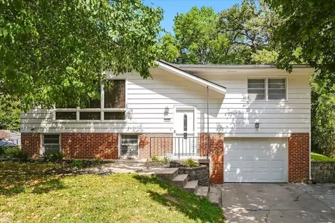 238 Sylvan Dr, Council Bluffs, IA 51503