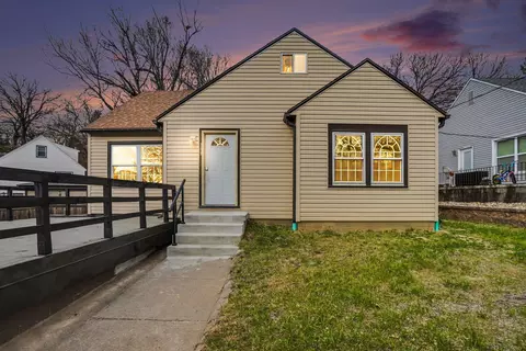 309 Perrin Pl, Council Bluffs, IA 51503